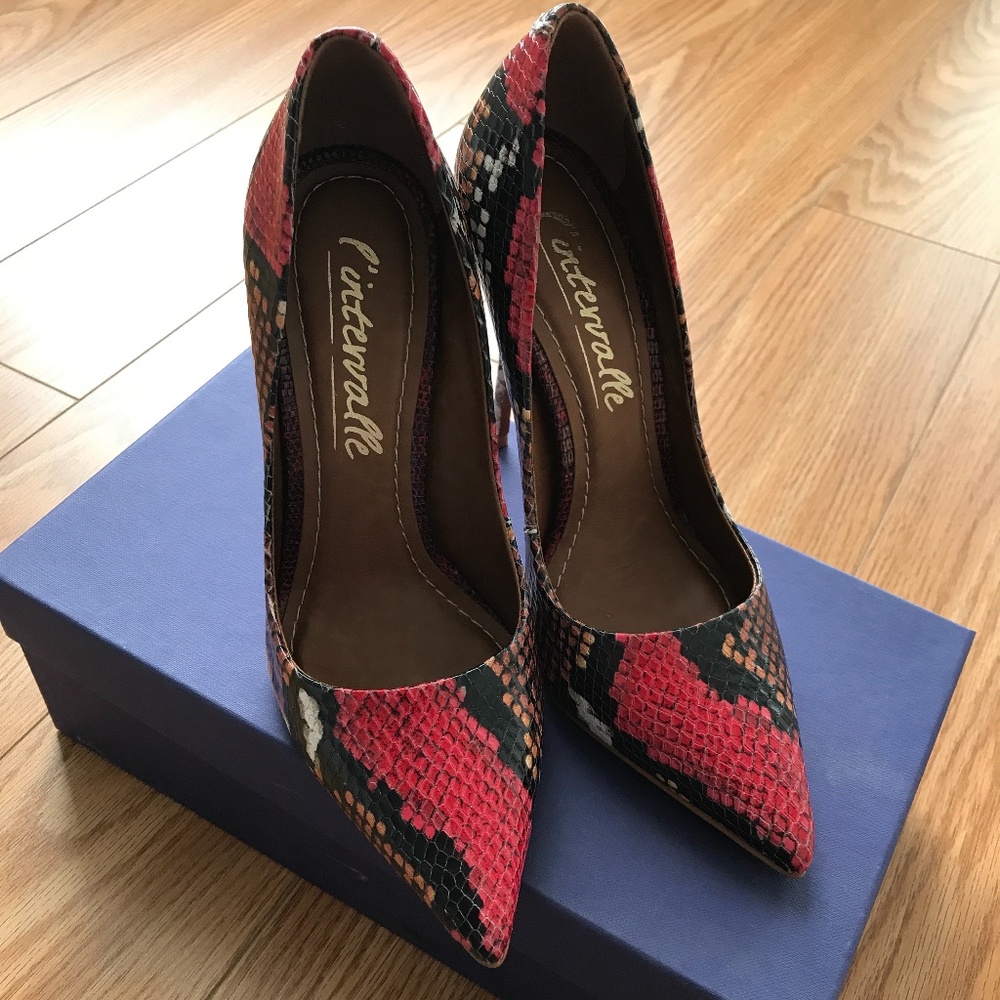 L’intervalle Multi-colour Snakeskin Stillettos